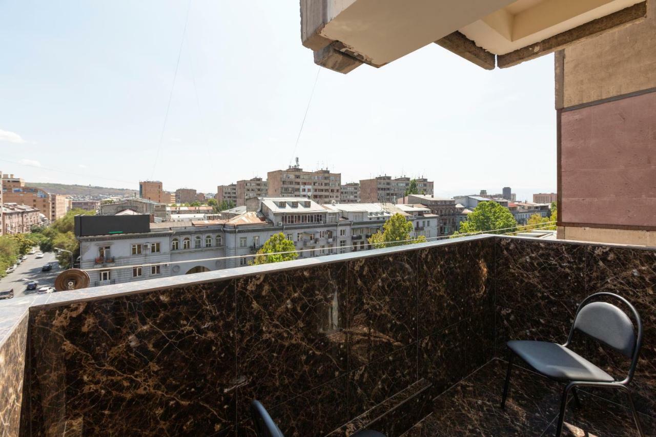 Umba Apartment N3 - Balcony And Mount Ararat View Yerevan Exterior photo